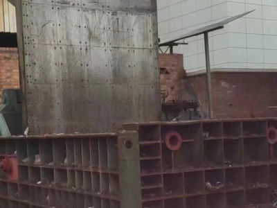 315華宏打包機料箱2.5×3米，包塊600圖2