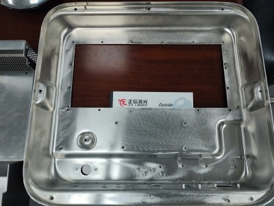 鈑金箱體連續(xù)光纖激光焊接機(jī)圖2