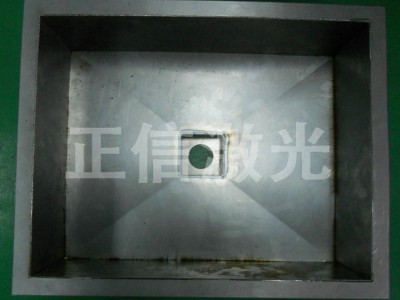 正信不銹鋼水槽脈沖激光焊接機(jī)圖2