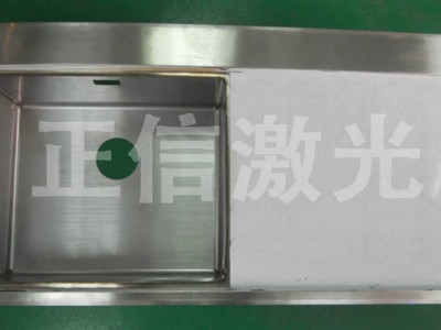 正信不銹鋼水槽脈沖激光焊接機(jī)圖3